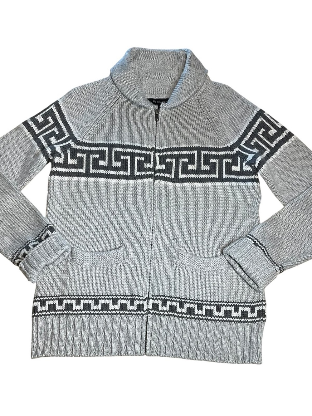 Womans Gray Zip-Front Sweater with Geometric Pattern